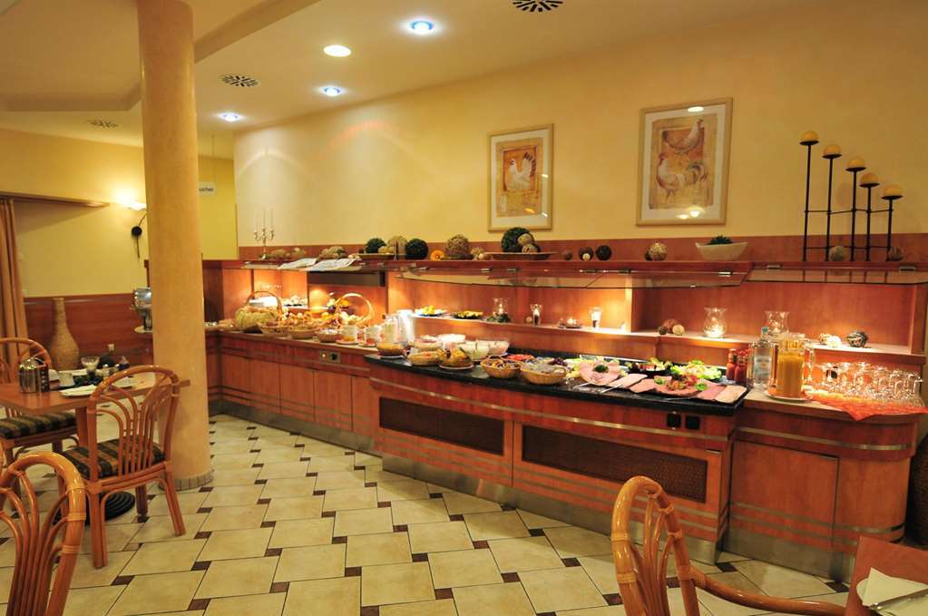 Akzent Hotel Stadt Schluechtern ***S ร้านอาหาร รูปภาพ