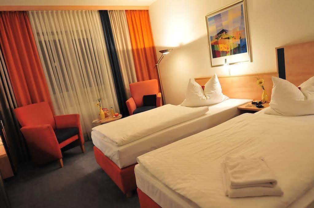 Akzent Hotel Stadt Schluechtern ***S ภายนอก รูปภาพ